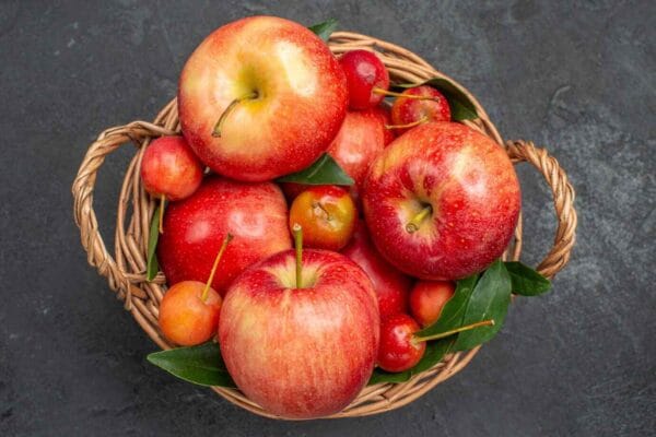 Nutritious Apples from Northern Pakistan for Winter