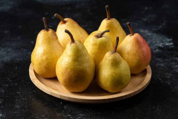 Soft and Juicy Pears, a Winter Delight in Pakistan