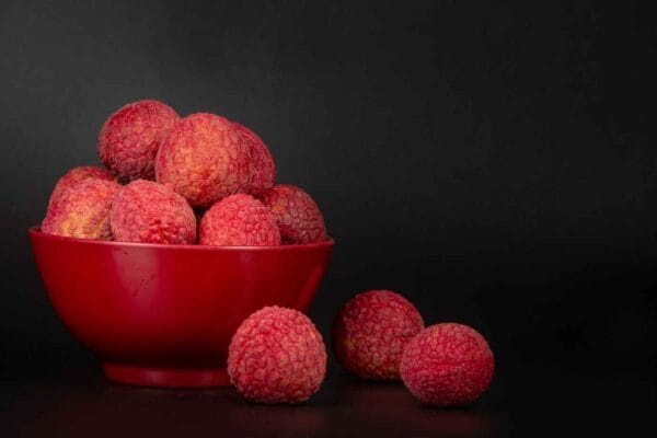 Lychee (لیچی) in a bowl