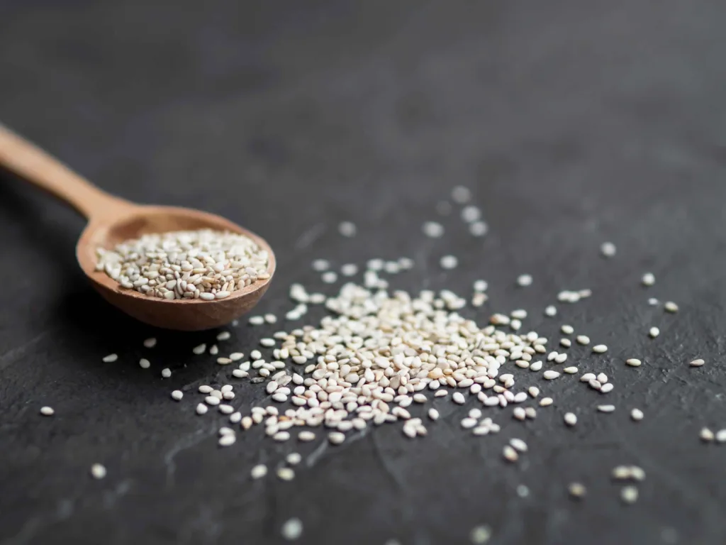 High-quality white sesame seeds with product benefits and detailed overview